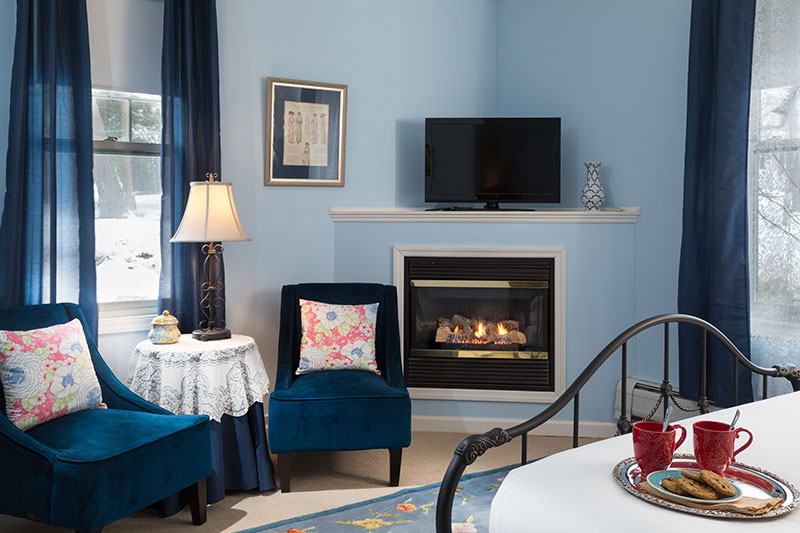 Romantic Fireplace Room at Hampton Terrace